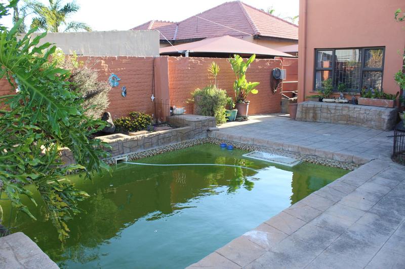 6 Bedroom Property for Sale in Glen Lilly Western Cape